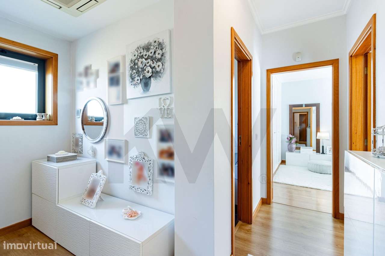 MORADIA EM BANDA T3-19