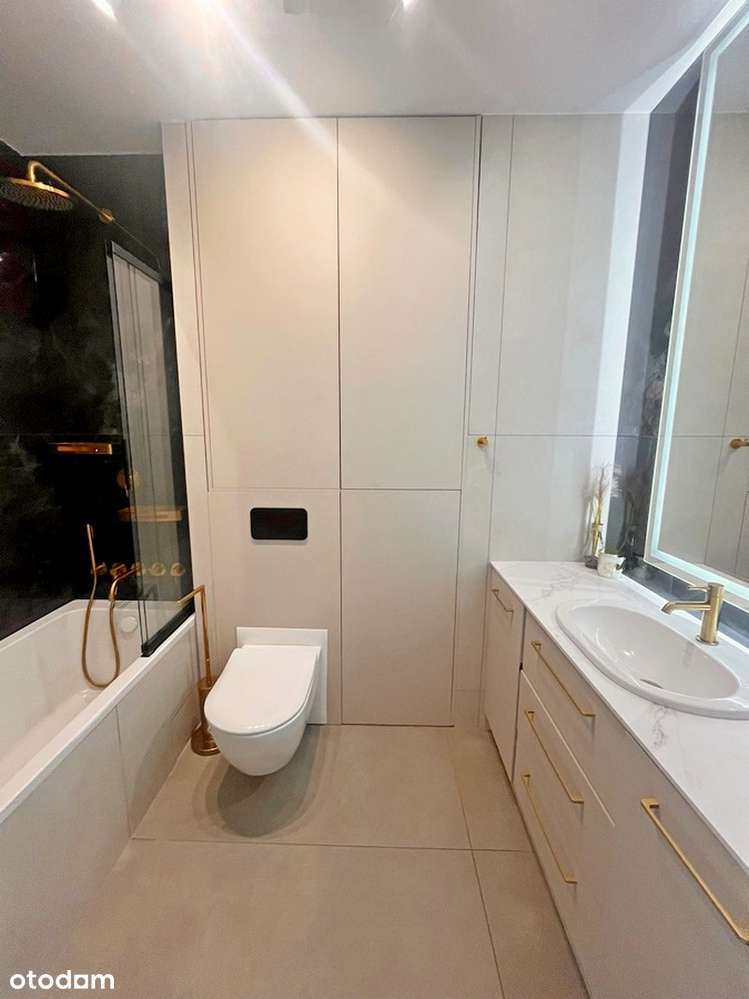 Balkon / 4 Pokoje / Garaż / Piwnica-11