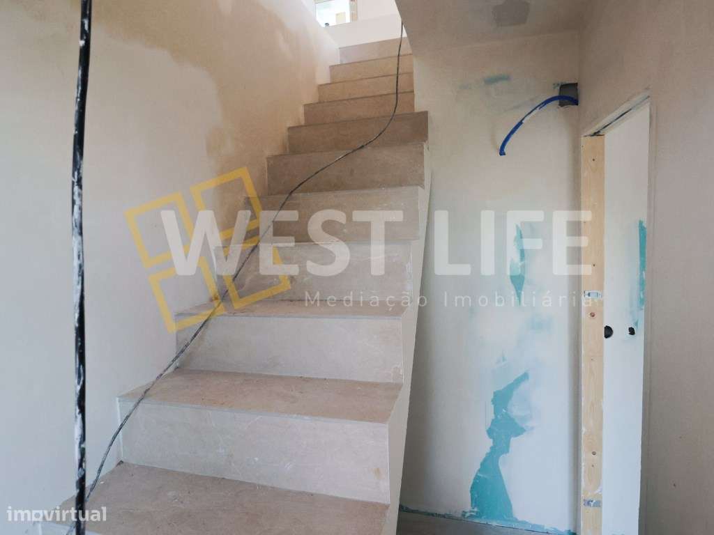 Moradia Independente T4 TOTALMENTE RENOVADA - Terraço e Logradouro ...-11