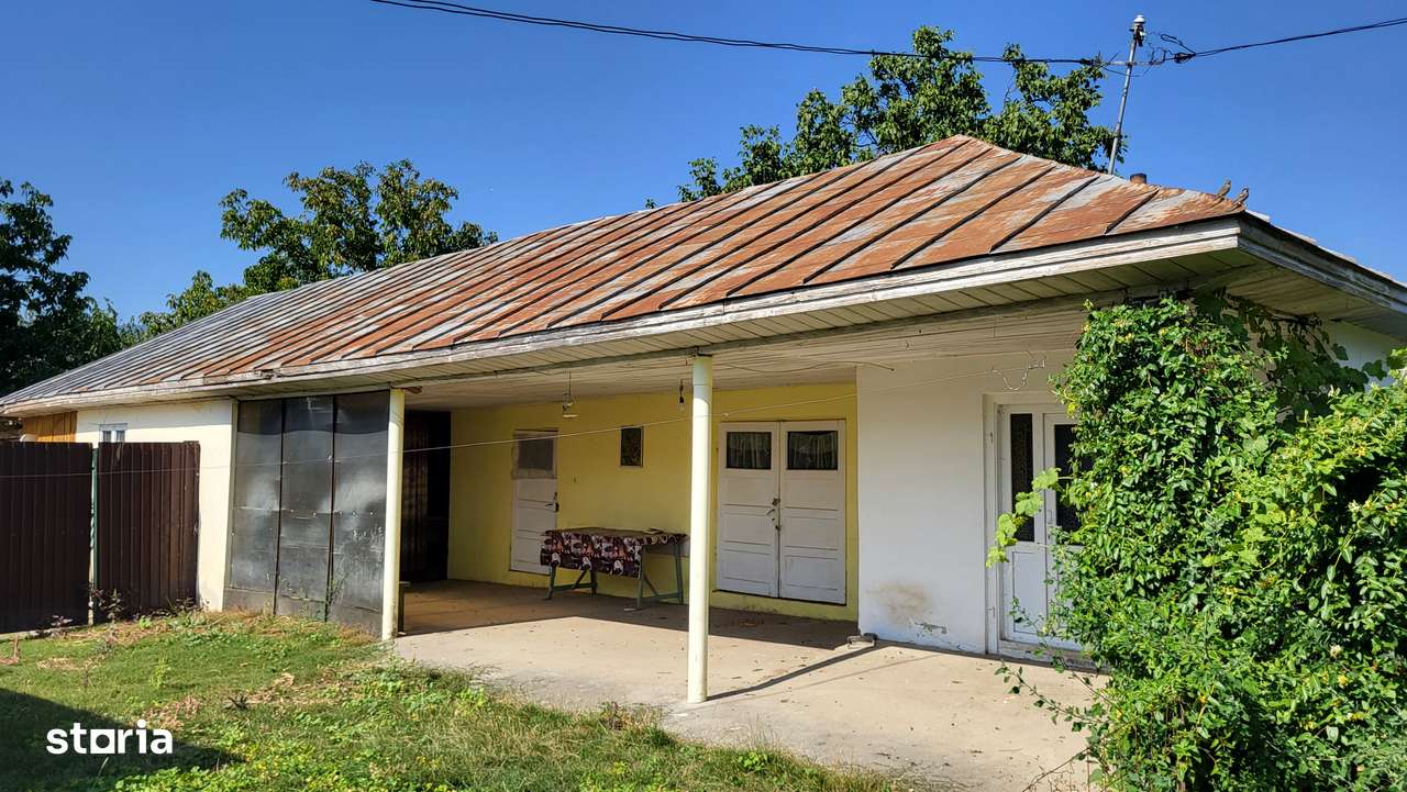 Casă de vânzare în mediul rural – liniște, natură și confort-3