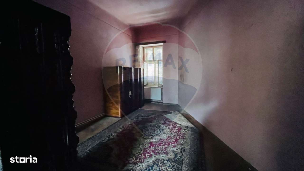 Casă / Vilă cu 3 camere de vânzare în zona Eminescu-10