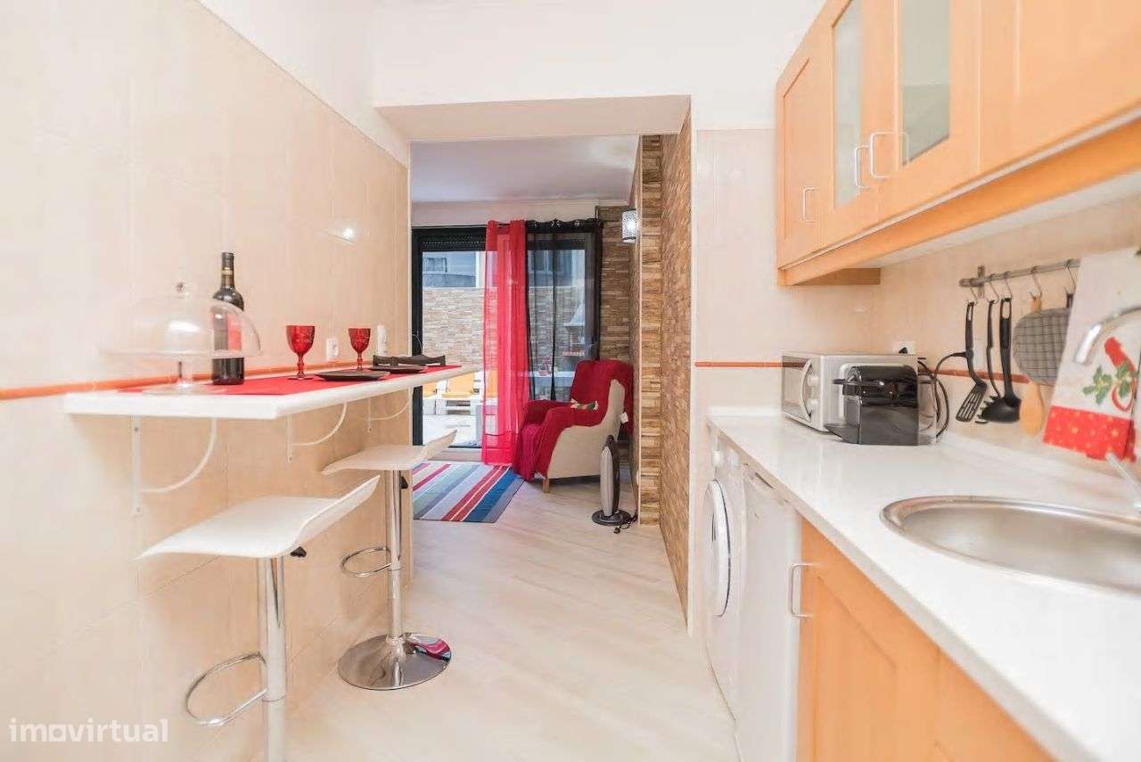 Excelente T1 - Mobilado e todo equipado-Com terraço e barbecue- Ajuda - Grande imagem: 4/8