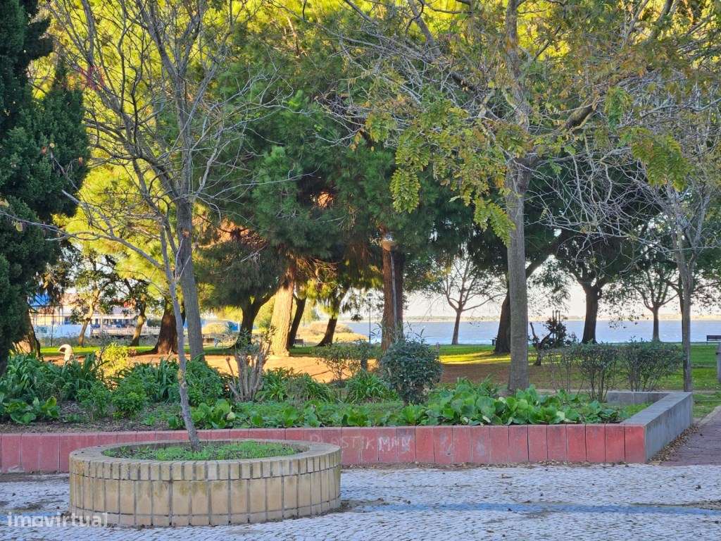 Apartamento T2, arrendado, para venda na Baixa da Banheira - Grande imagem: 4/8