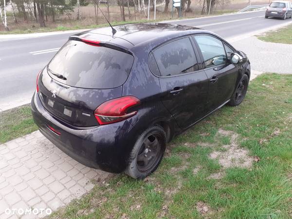 Peugeot 208 1.2 PureTech Style - 7