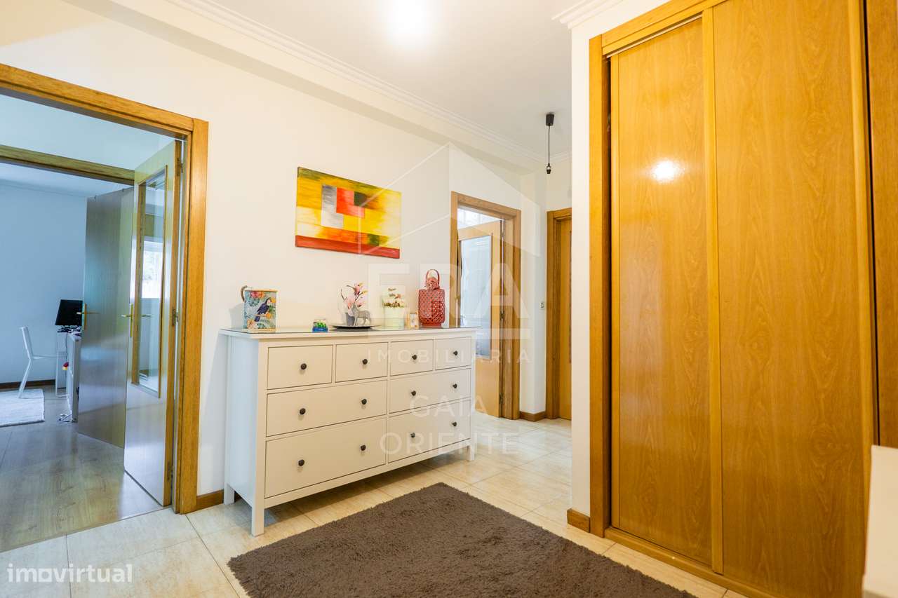 Apartamento T2+1 com Garagem em Grijó-8