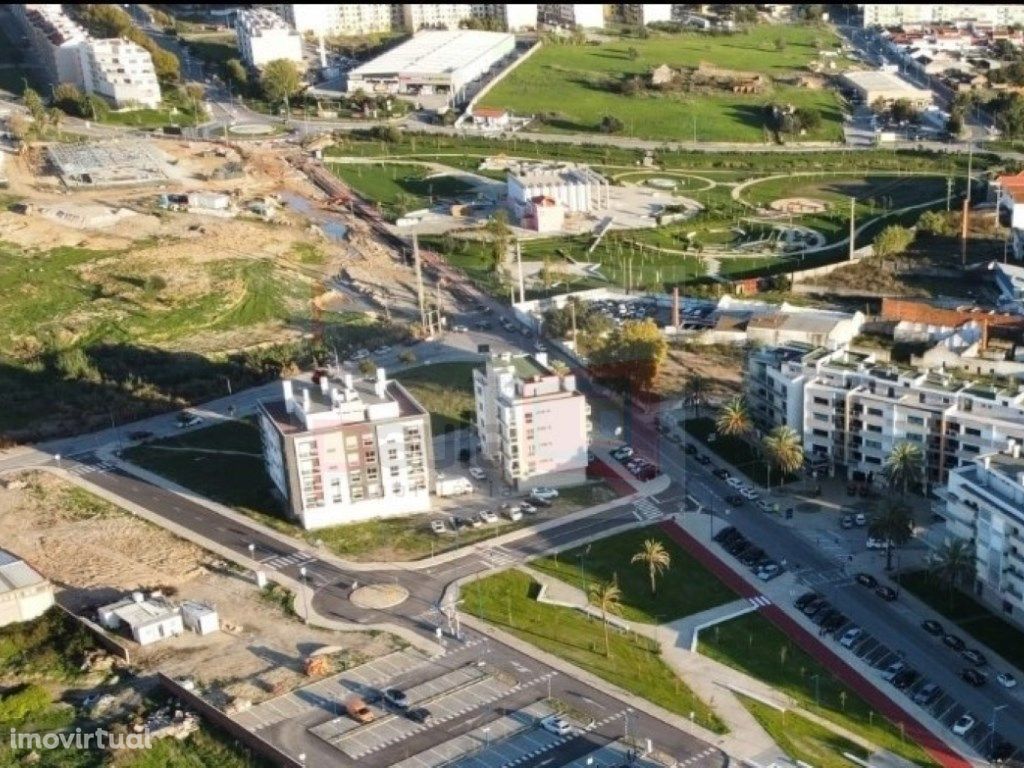 TERRENO URBANO COM PROJECTO APROVADO PARA 40 FOGOS - MONTIJO