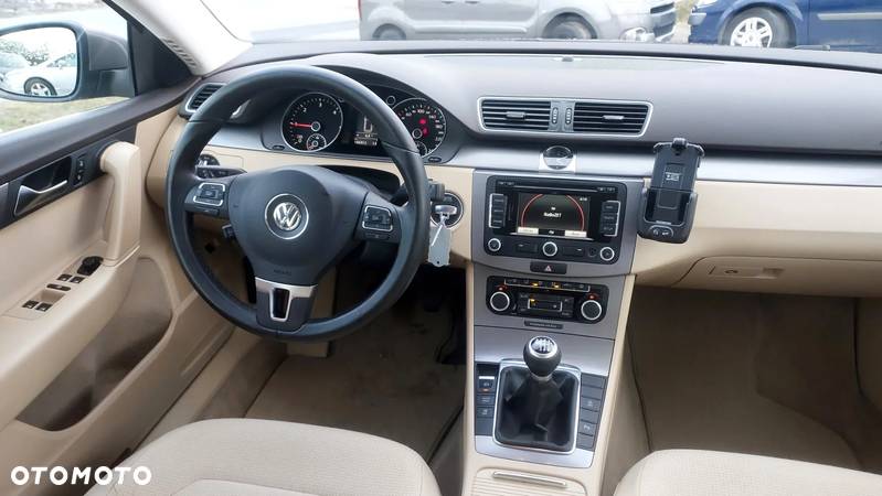 Volkswagen Passat Variant 1.6 TDI BlueMotion Technology Business Edition - 6