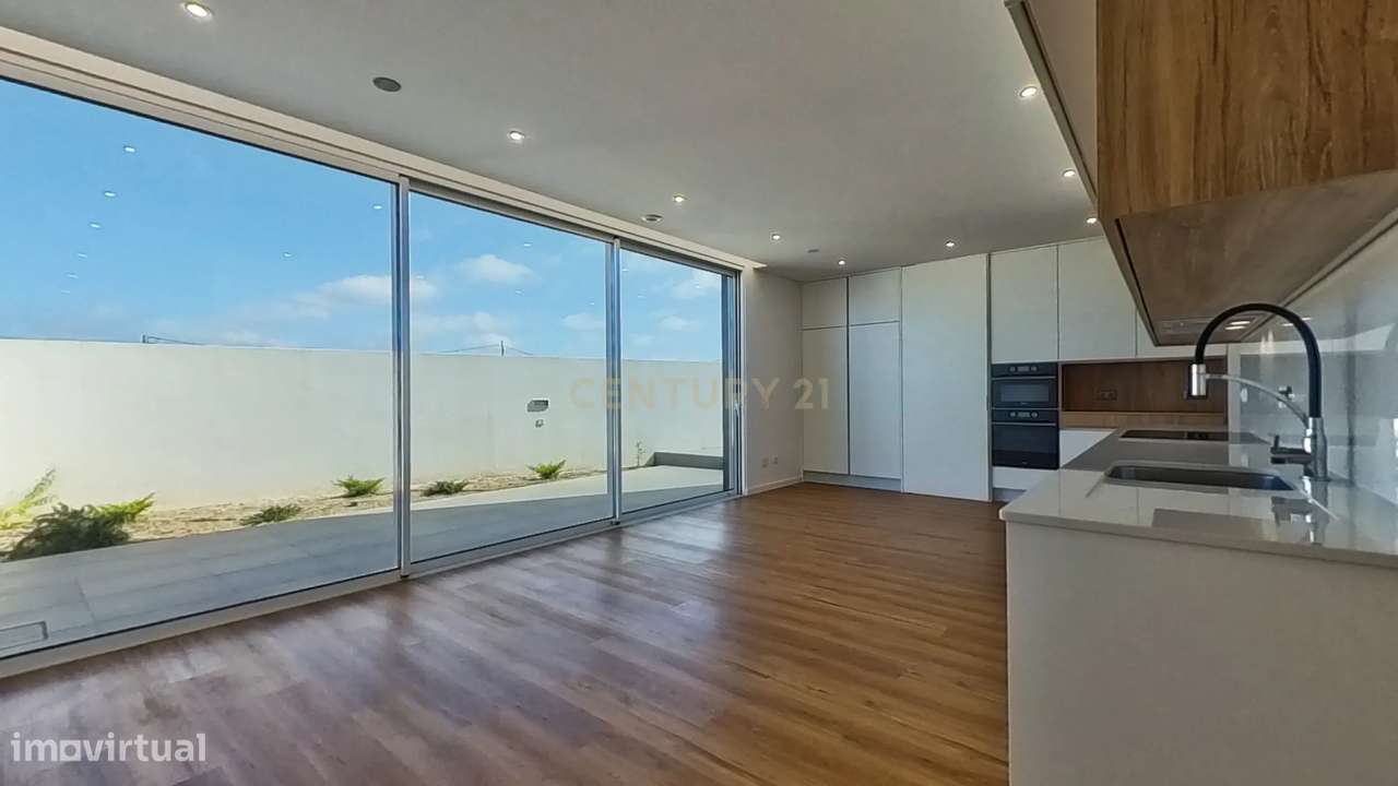 Moradia T5 Nova - Póvoa de Penafirme - Grande imagem: 3/50