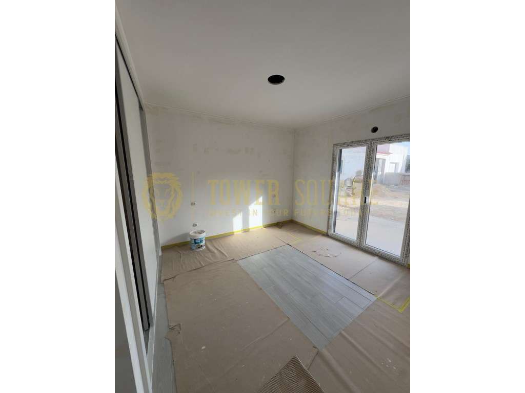 Moradia T5 - 3 Suítes - Construção Nova-8