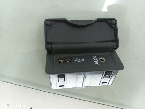 Conector auxiliar USB Renault LAGUNA 3 K9K-57 2008-2015  280230002R - 1