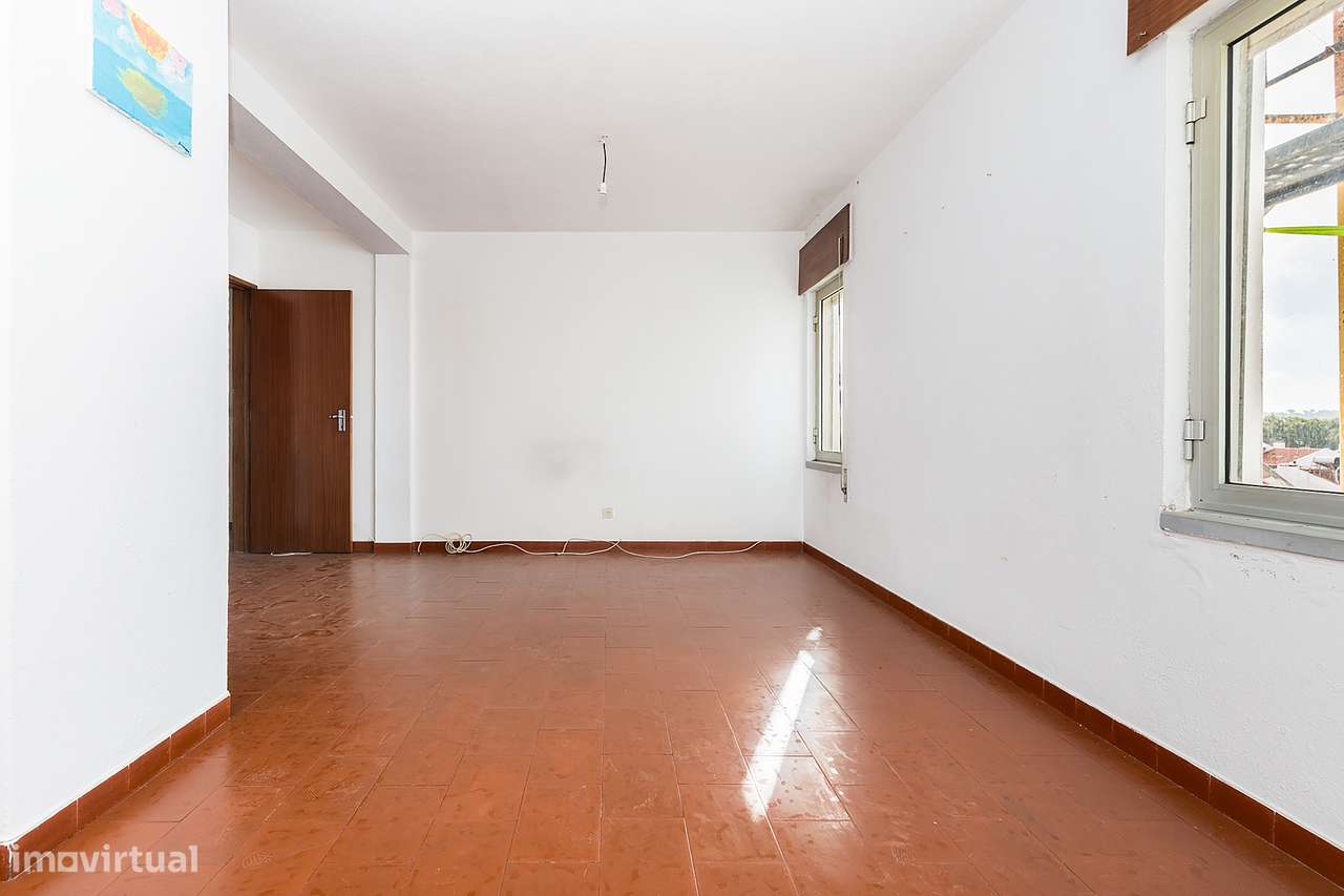 Apartamento T3 amplo e luminoso, numa das melhores zonas residenciais-4
