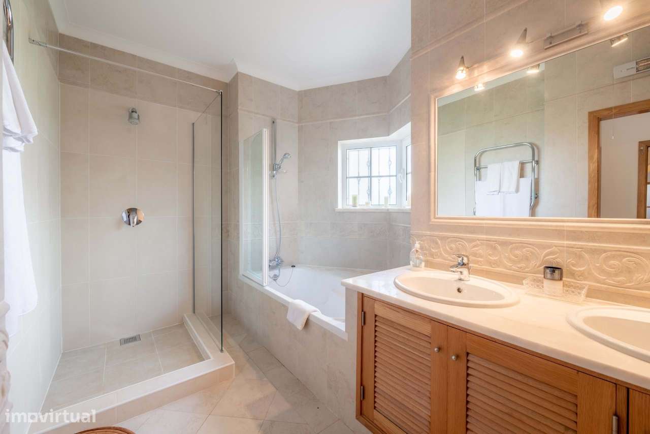 Grande propriedade de golfe com vistas panorâmicas-25