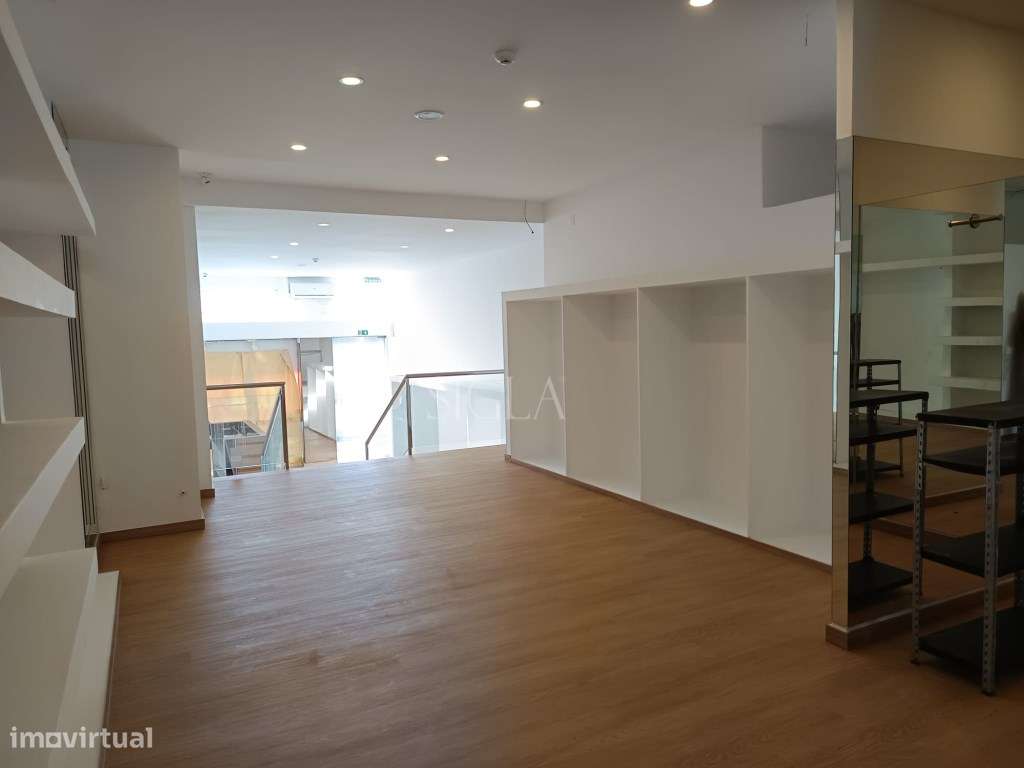 Loja na Foz - Grande imagem: 3/7