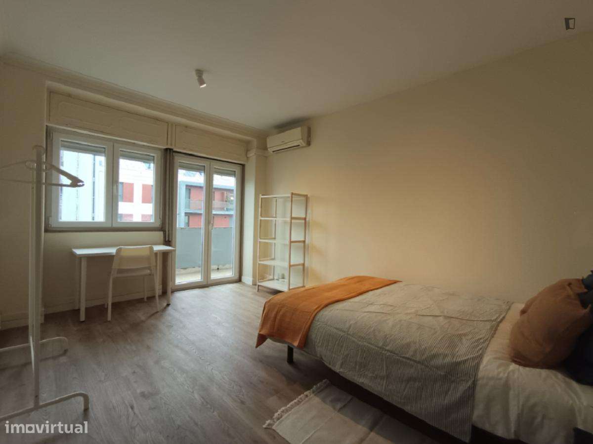 Quarto - localizado em Picoas Lisbon - Grande imagem: 4/10