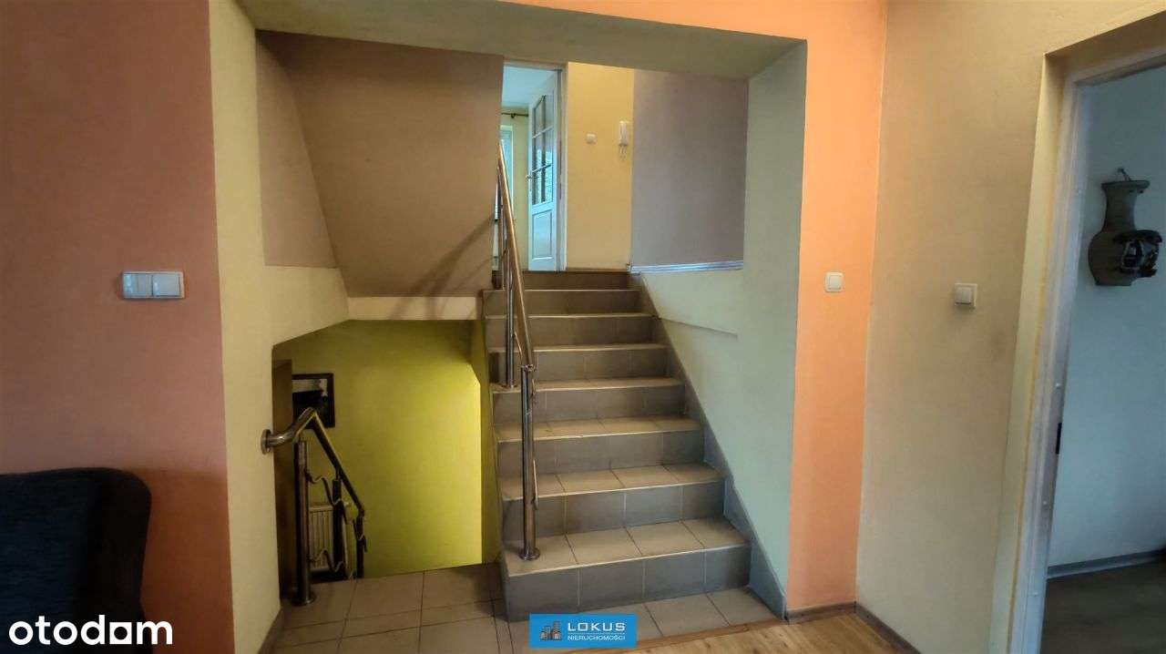 Dom 243 m2 z garażem i budynkami gospodarczymi-6