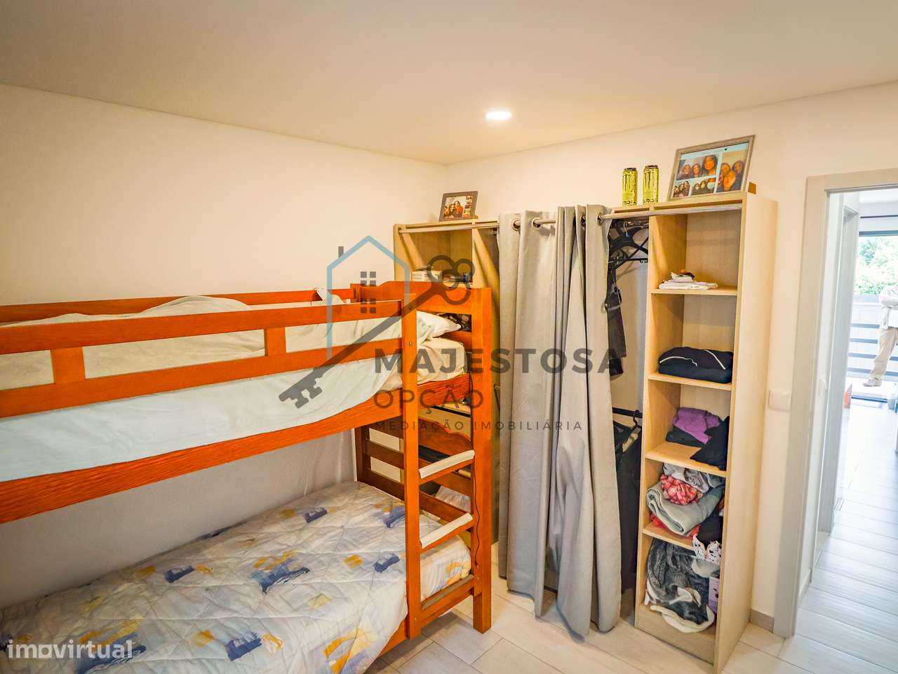 Moradia com 4 Apartamentos T1 — Gualtar, Braga-11