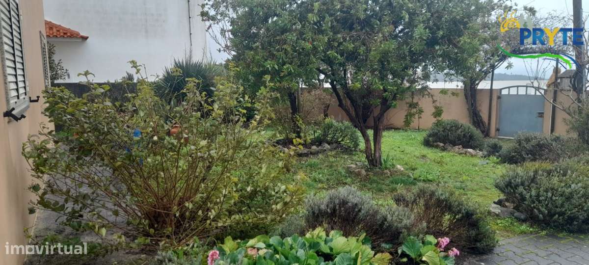 Moradia T3 com suítes e anexo T1 independente em Figueiró dos Vinhos - Grande imagem: 4/14