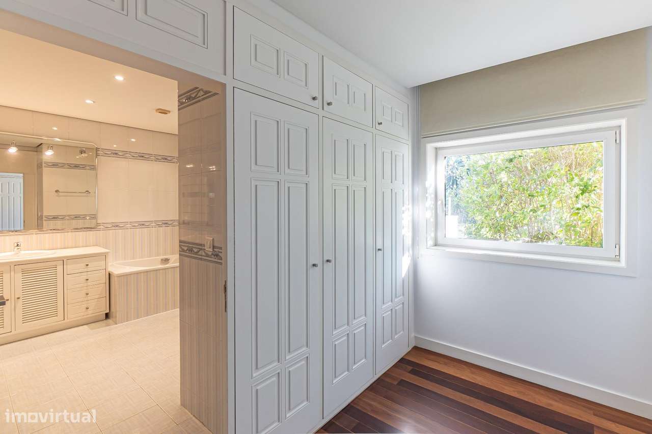 Moradia de Luxo com Elevada Privacidade, Piscinas Interior e...-36