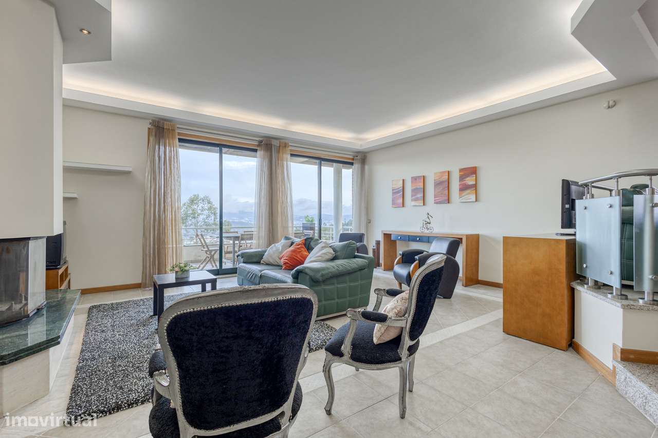 Moradia geminada à venda na Rua Tenente Sá Nogueira - VALONGO - Grande imagem: 4/41