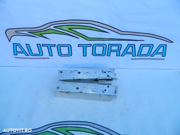 Suport ,tampon armatura bara spate Audi Q5 8R0 cod 8R0807332E - 1