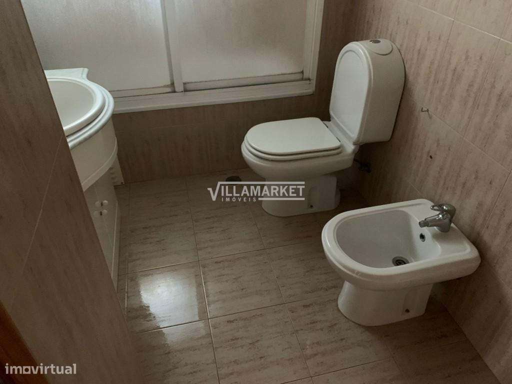 Apartamento T2 da banca situado na Urbanização dos Moinhos de Santa Ma - Grande imagem: 5/8