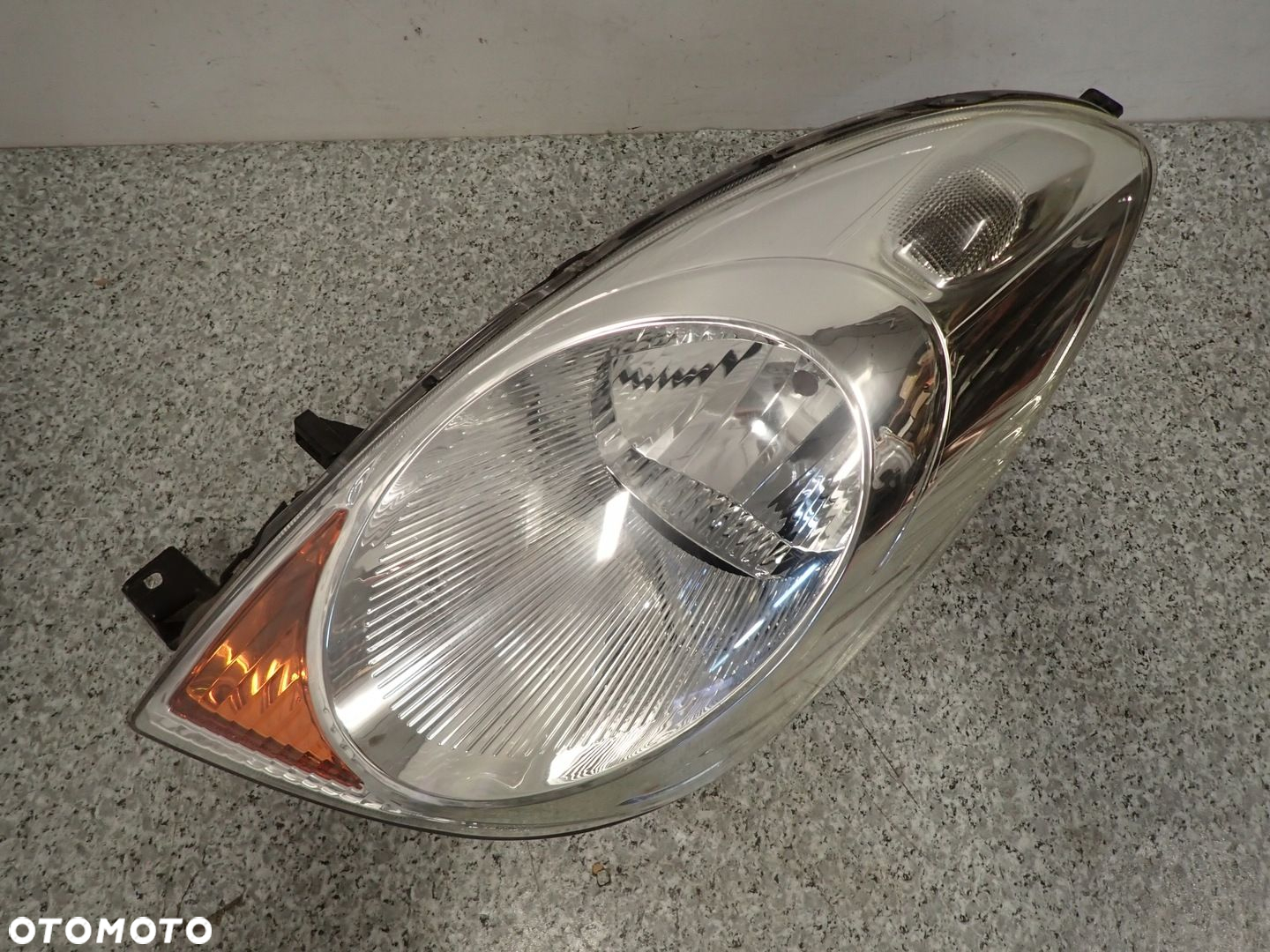 NISSAN NOTE E11 06- LAMPA PRZEDNIA LEWA REFLEKTOR - 2