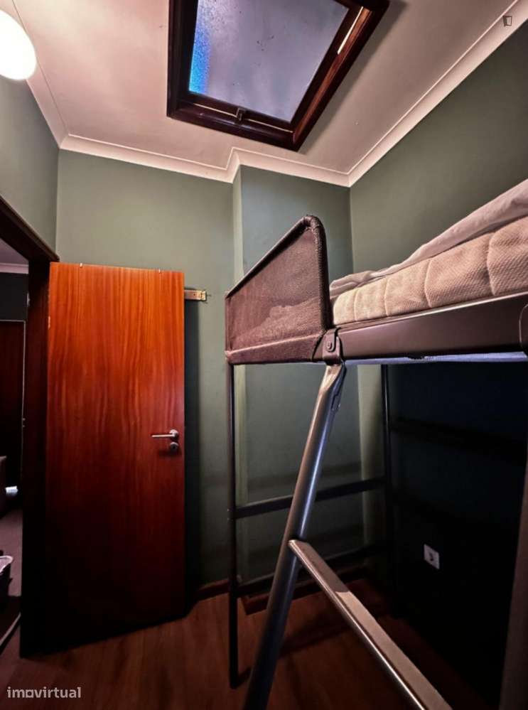 Quarto - localizado em Paranhos Porto - Grande imagem: 3/10