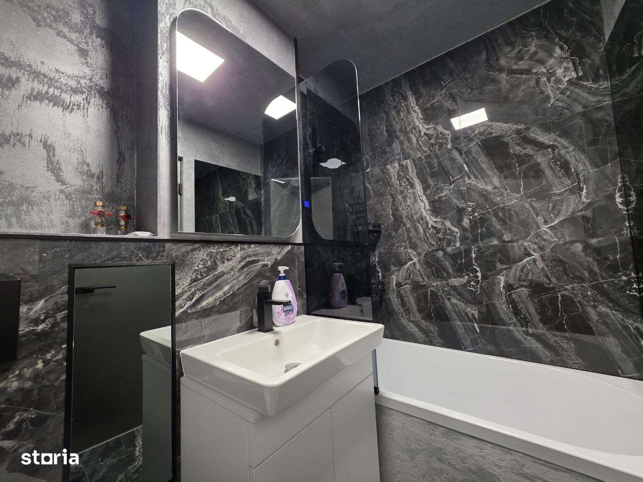 Rezervat Apartament 2 camere transformat in 3 de vanzare Tractorul-17