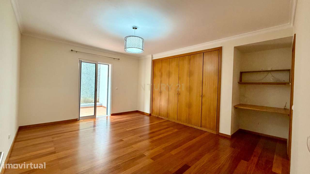 Apartamento T2+1 em Santo António-13