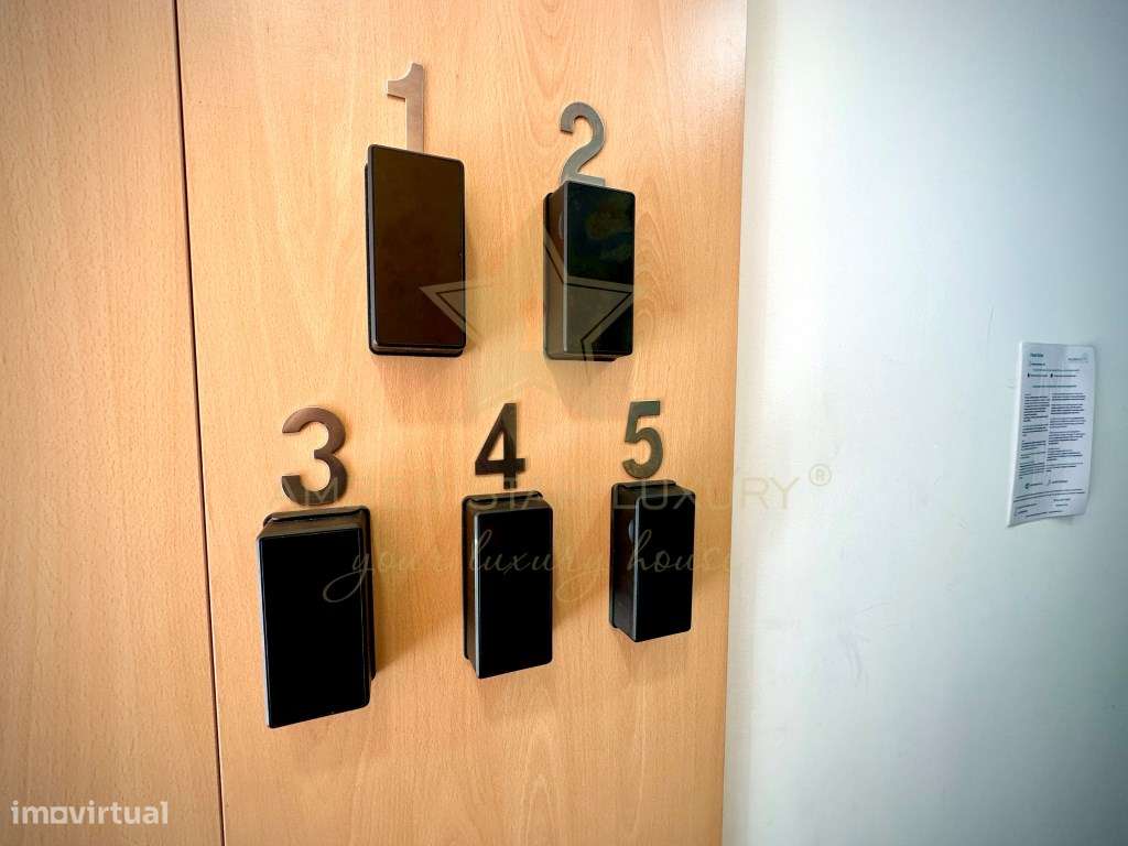 Prédio com 5 suítes no coração do Porto, com Alojamento Local (AL) - Grande imagem: 3/60