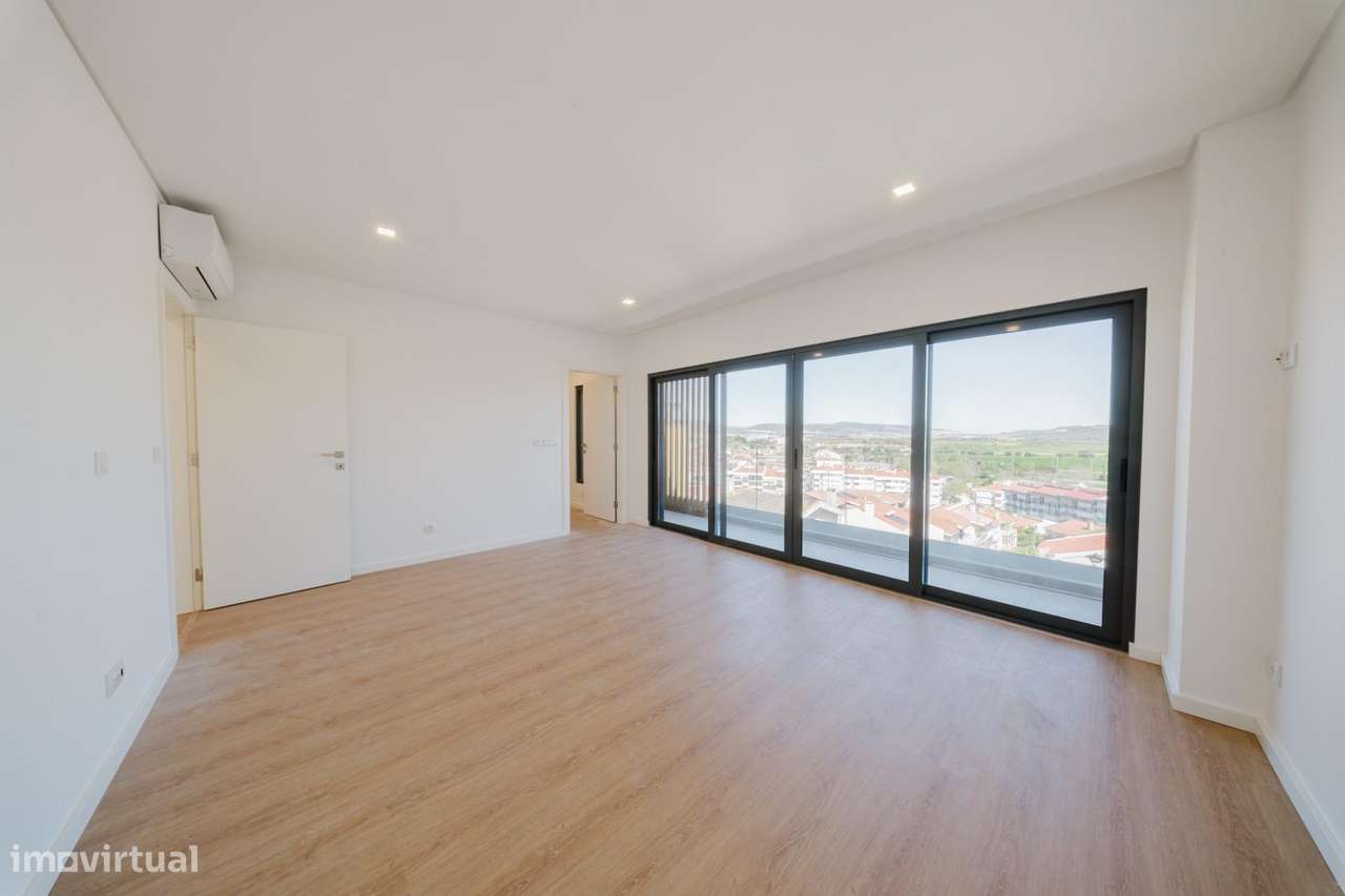 Moradia T5 de Luxo com Piscina e Vista Panorâmica em Mealhada, Loures-30