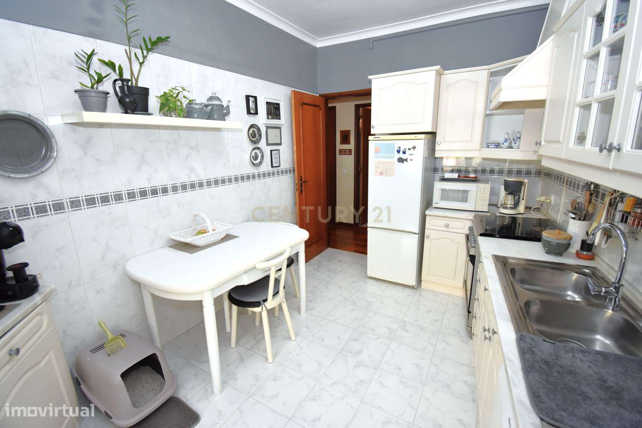 O Refúgio Perfeito entre o Mar e a Cidade. T3 Renovado na Costa da Cap-28