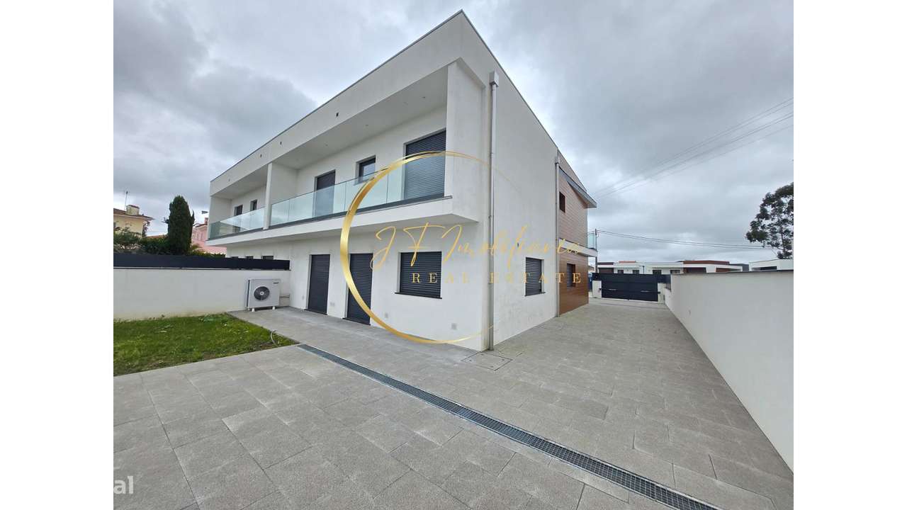 Moradia T4 de Luxo em Aradas - Grande imagem: 5/50