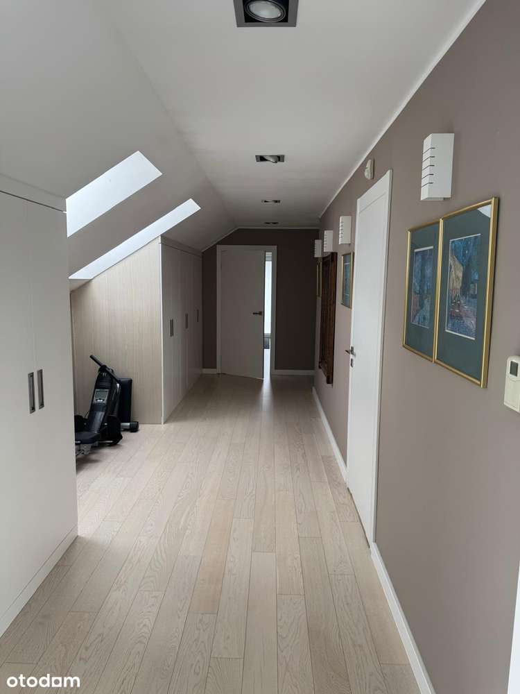 Przepiękny dom nieopodal Piaseczna. Żabieniec.-11