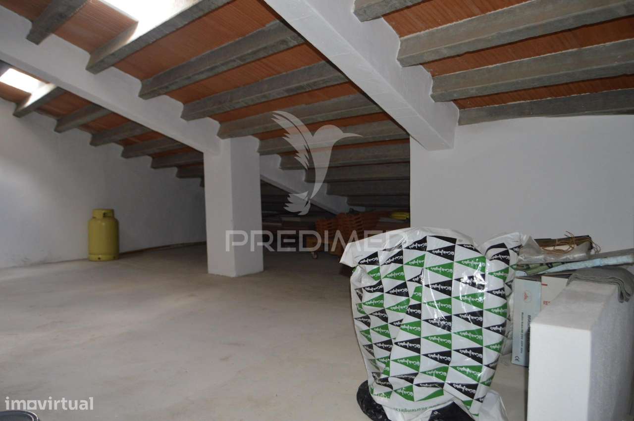 Prédio com Excelente Localização junto ao Jardim em Campo Maior - Grande imagem: 3/39