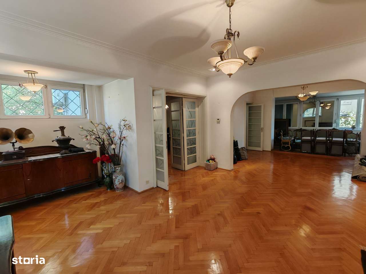 Vilă interbelică – Casin / Domenii – ideală clinica/ resedinta/ sediu-12