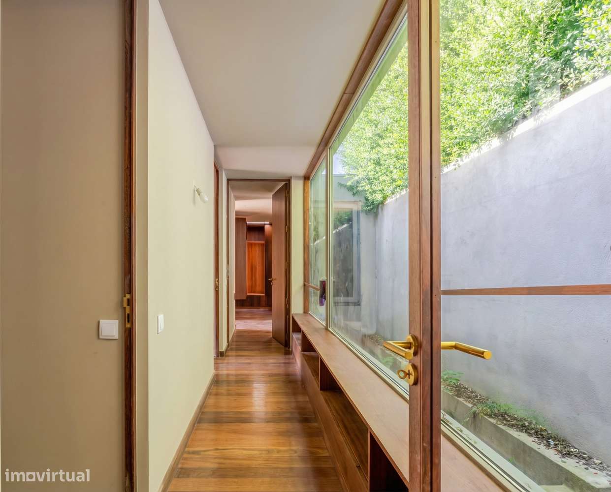 Moradia independente à venda na Foz Velha-17