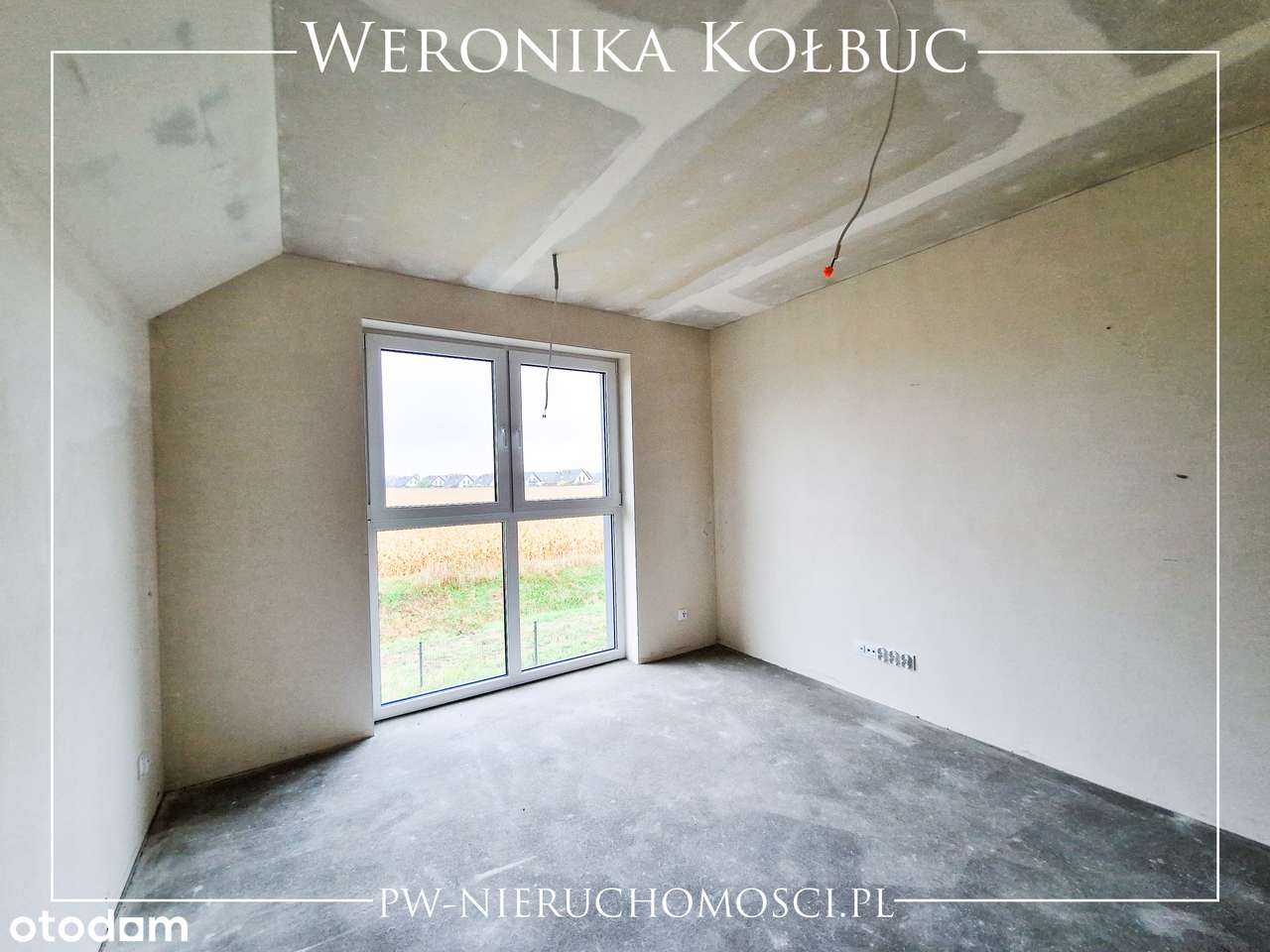 Duży dom w cichej okolicy.-10