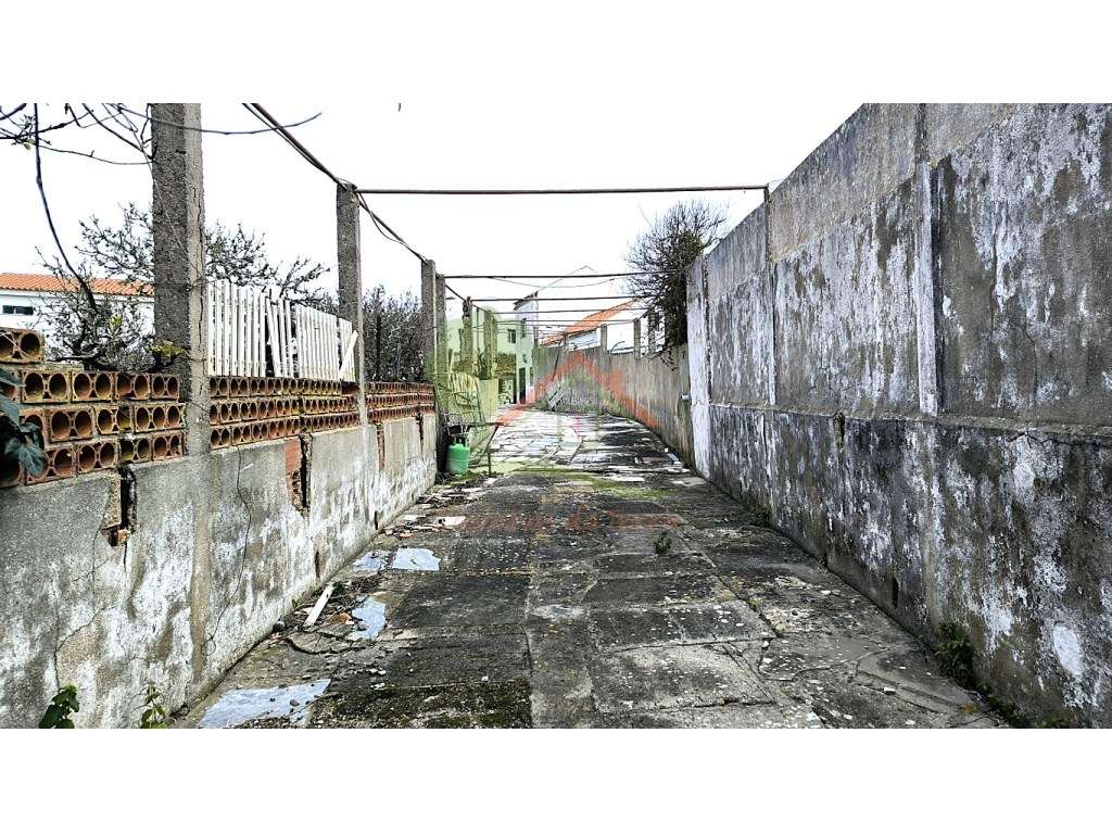 Quintinha para reconstruir com vista mar-3