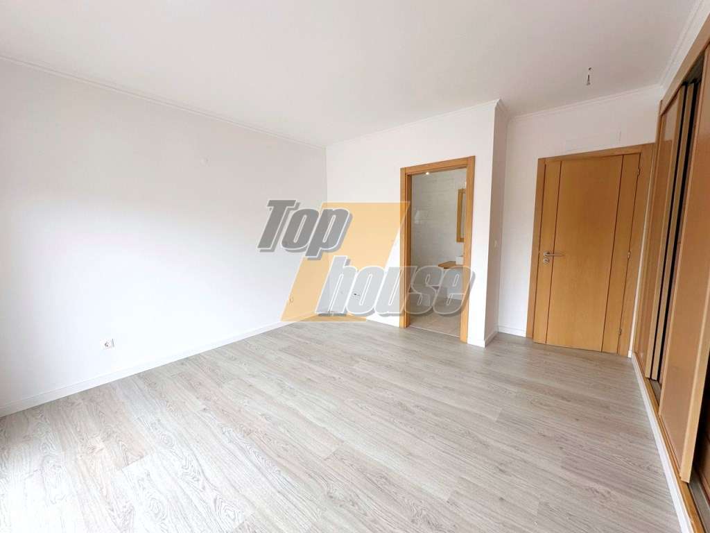 Moradia Isolada T5 Com Cave-34