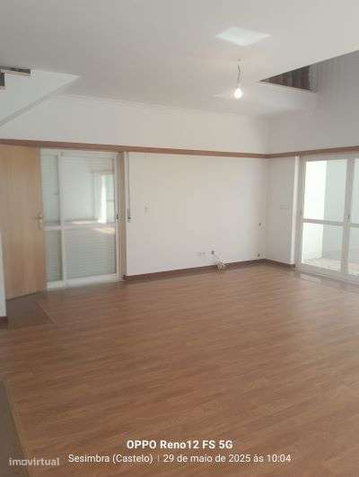 Moradia T4, localizada na zona da Cotovia, em Sesimbra-29