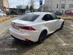 Lexus IS 300h F SPORT - 6