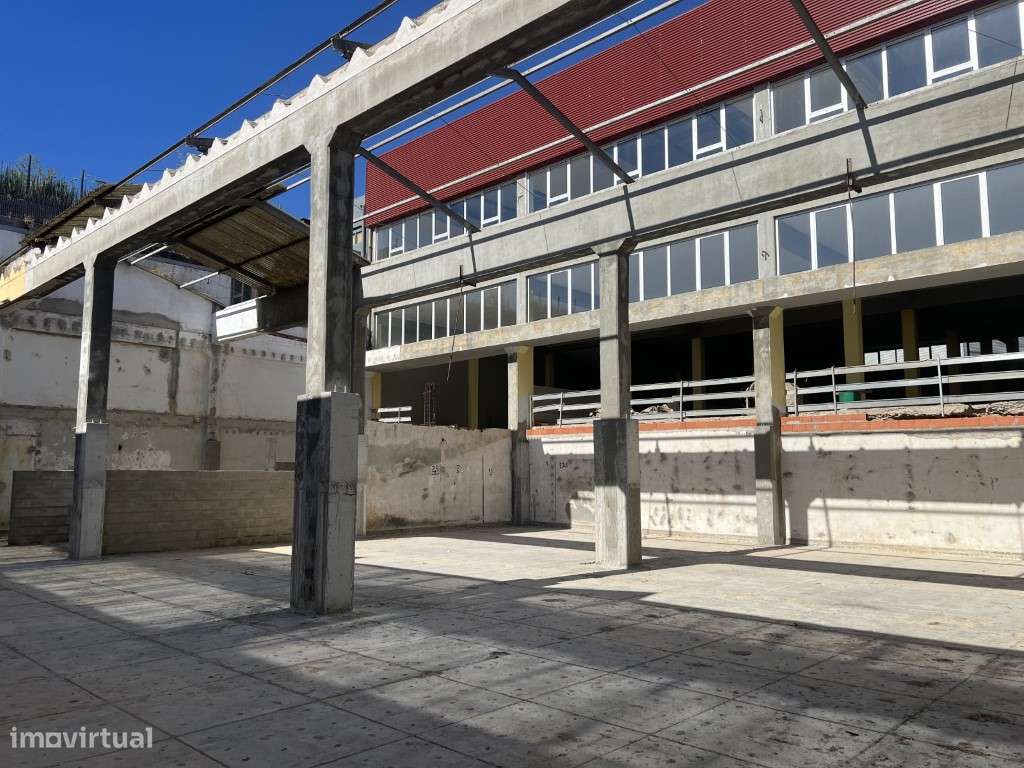 Fração de prédio urbano em Sacavém - Grande imagem: 3/19