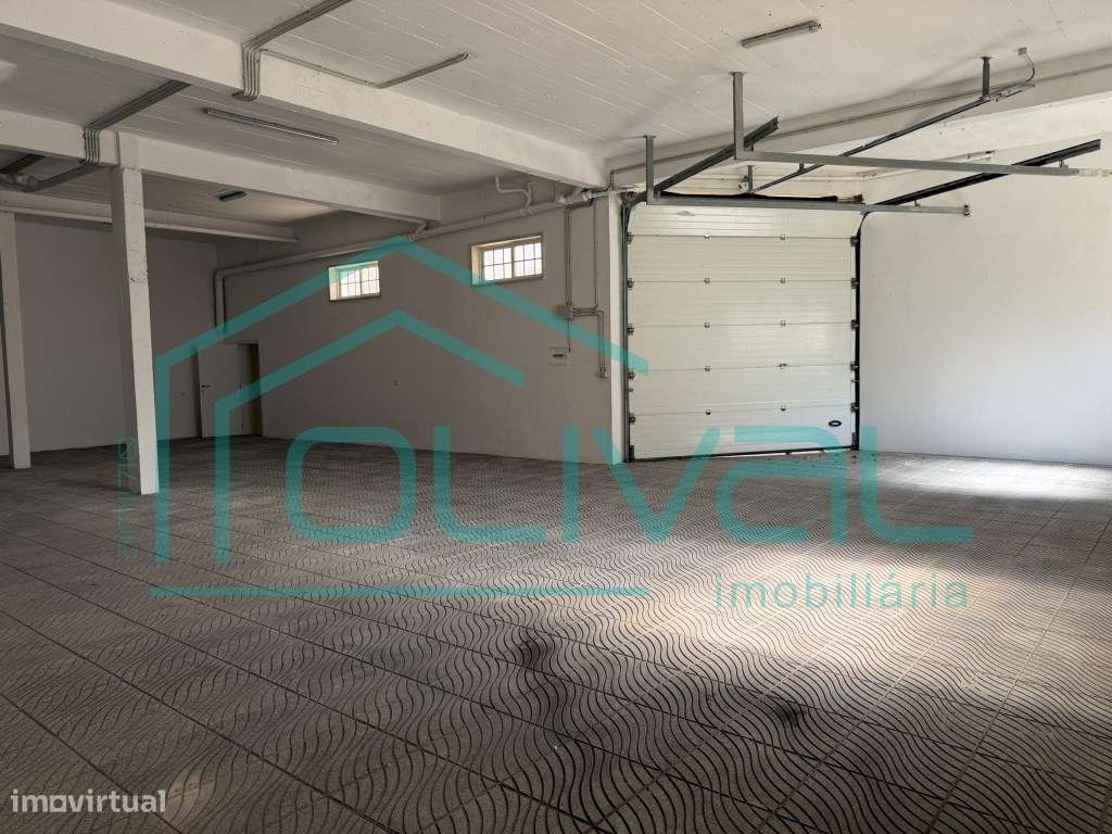 Moradia Tipologia T4 com Garagem e Logradouro-32