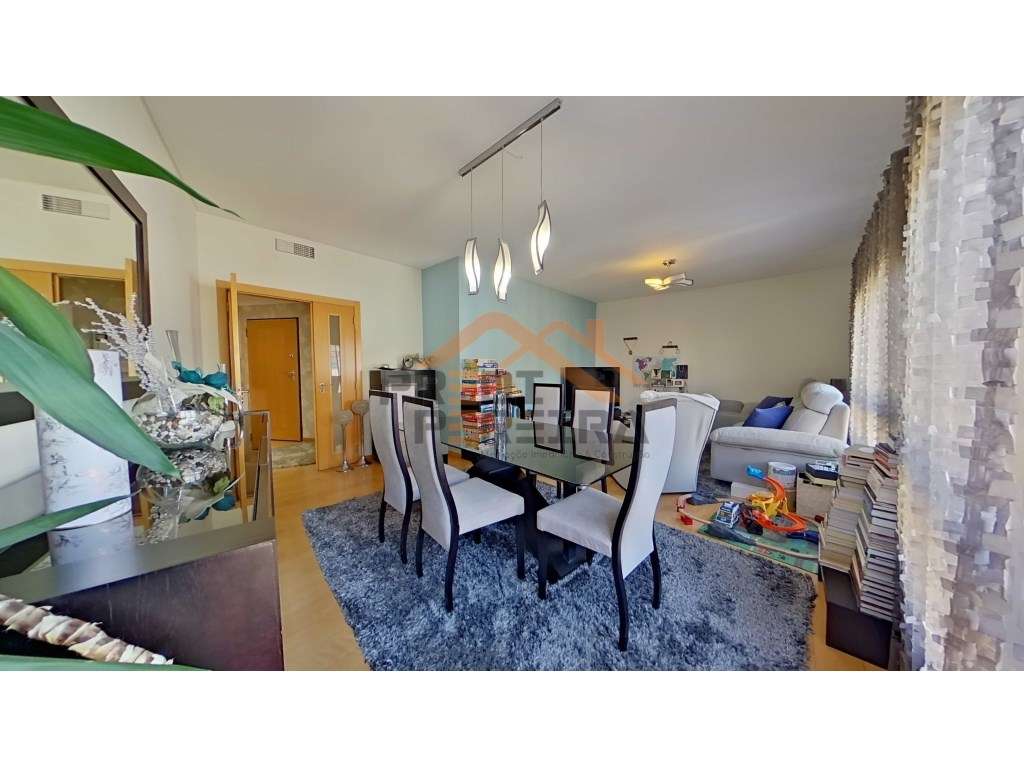 Situado na Urb. Colinas do Cruzeiro, T3 com três varandas e box par... - Grande imagem: 5/23