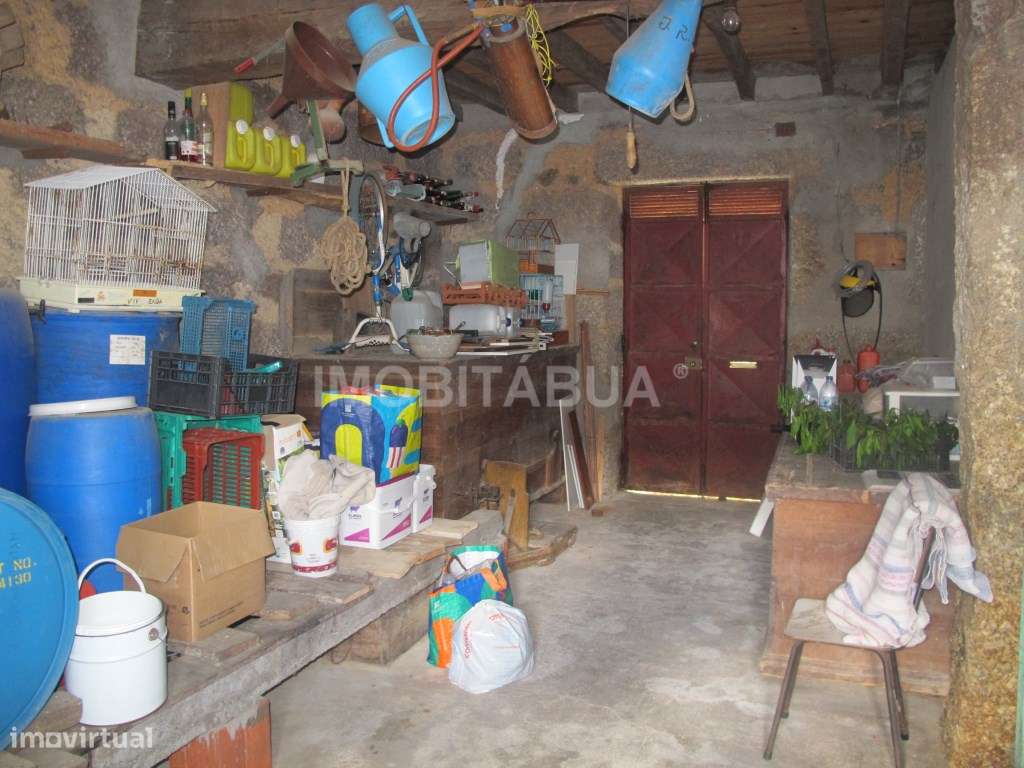 Moradia tradicional com 4 quartos com um grande jardim, pátio, área...-24