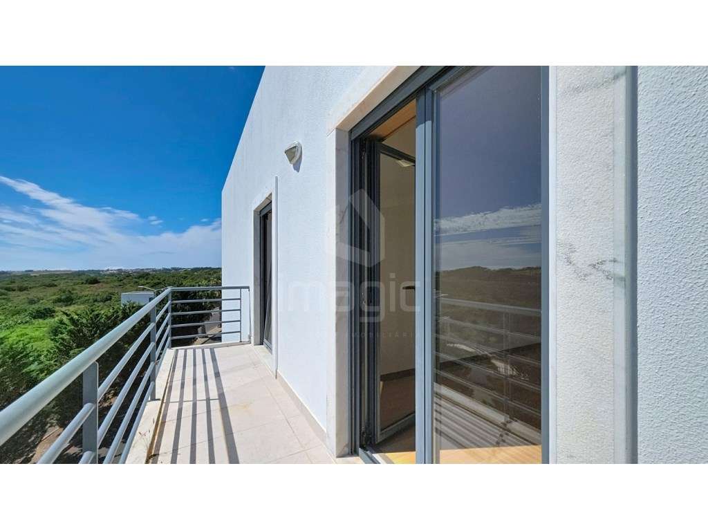 Apartamento T3 + sótão, usado, em Mafra.-20