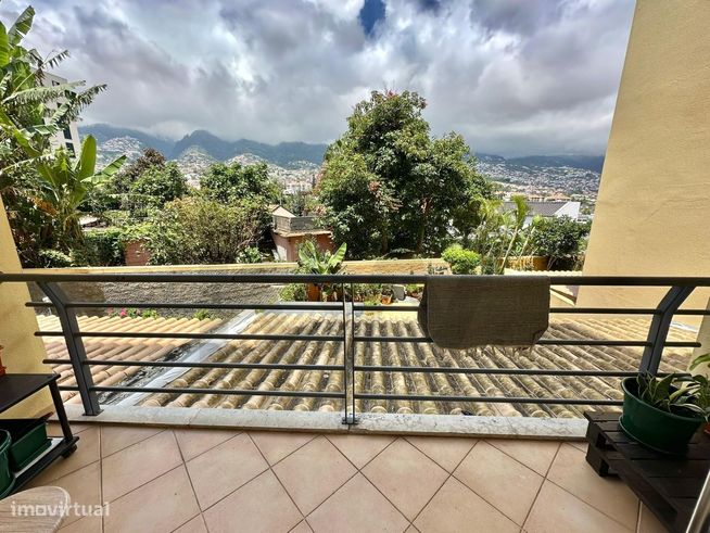 Apartamento T2 situado no Pilar - São Martinho- Próximo de serviços e-5