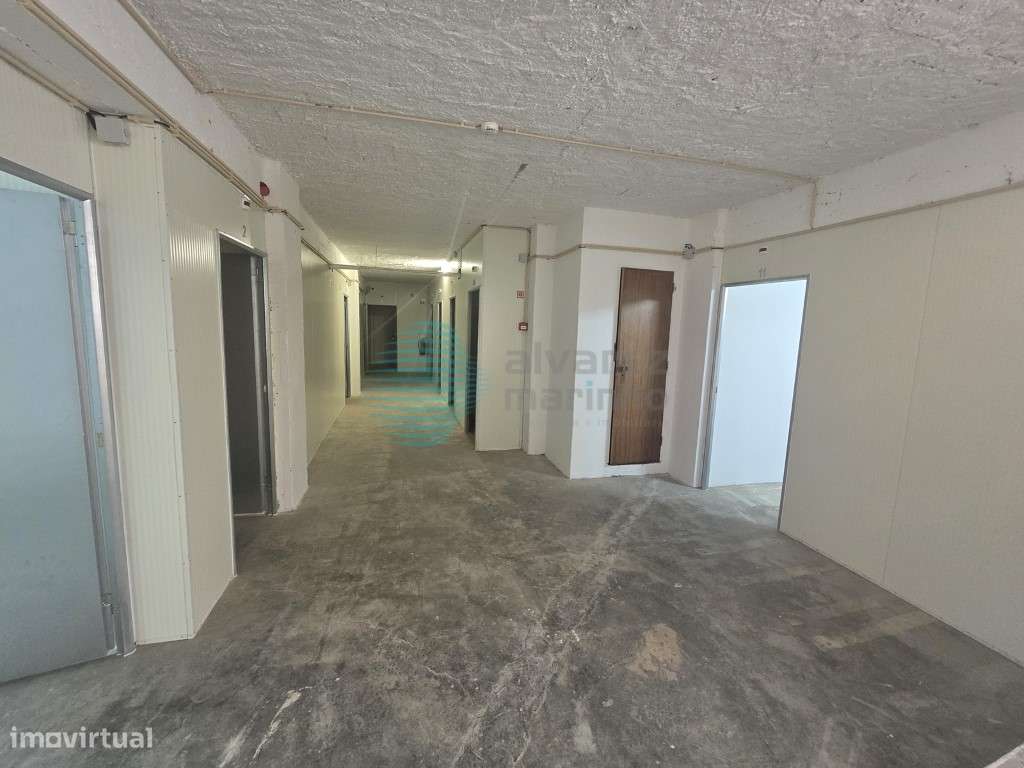 Boxes / arrecadação no centro da Cidade de Torres Vedras. - Grande imagem: 5/13