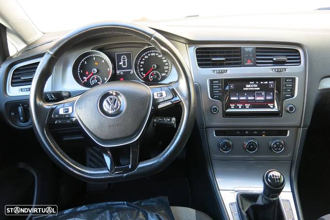 VW Golf 1.6 TDi Confortline - 11